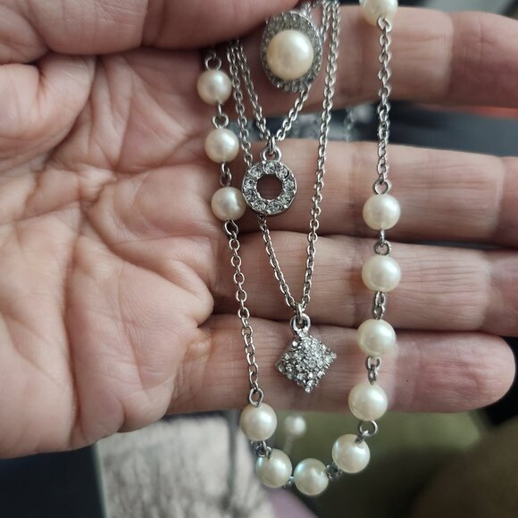 Ann Taylor Faux Pearl & Diamond Rhinestone Clusters 4 Strands Necklace Silver - Picture 7 of 10